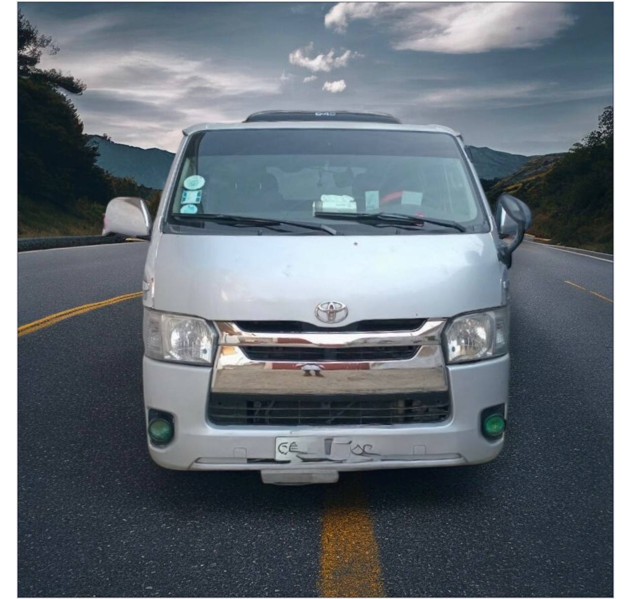 Toyota HiAce GL (H200) Commercial Bus