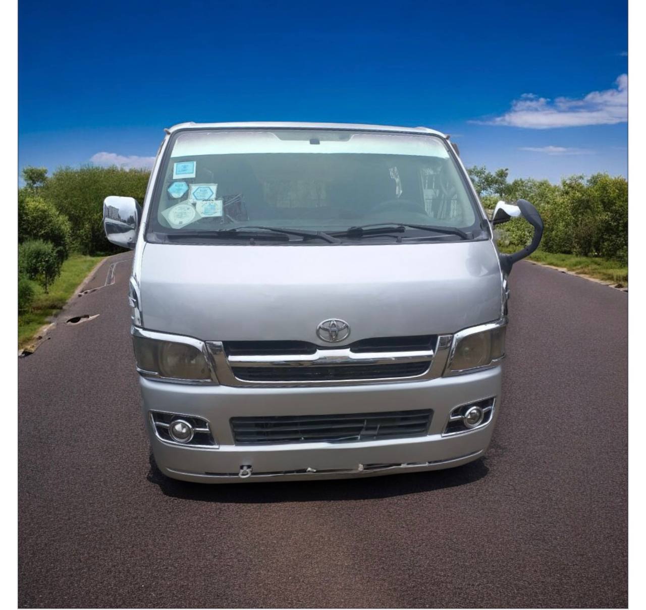 Toyota HiAce (H200) Travel