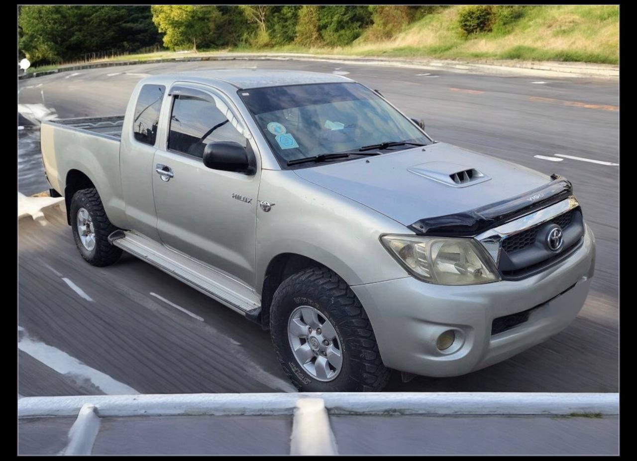Toyota Hilux (AN30) Extra Cab