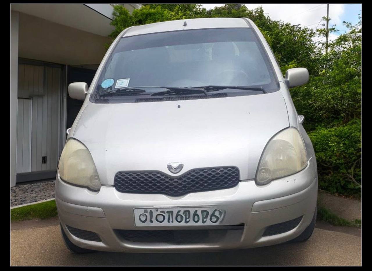 Toyota Vitz (XP10)