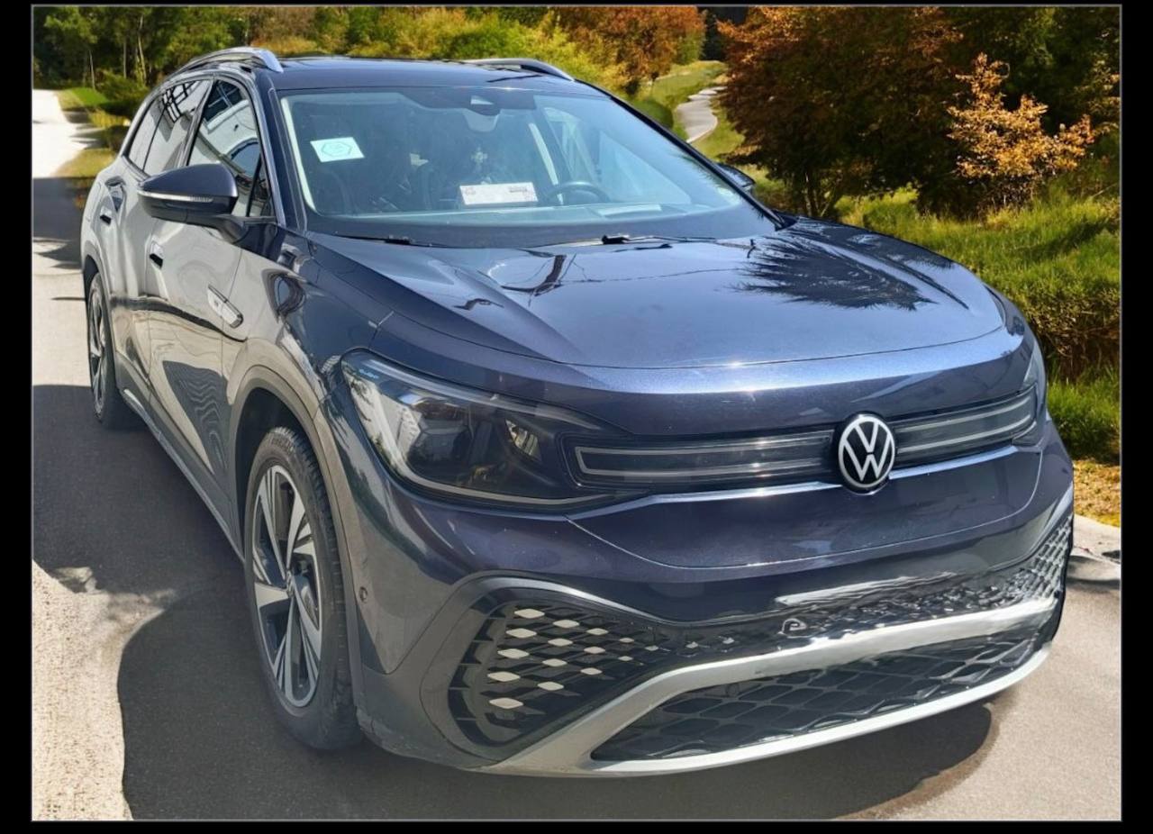 Volkswagen ID.6 CROZZ EV SUV