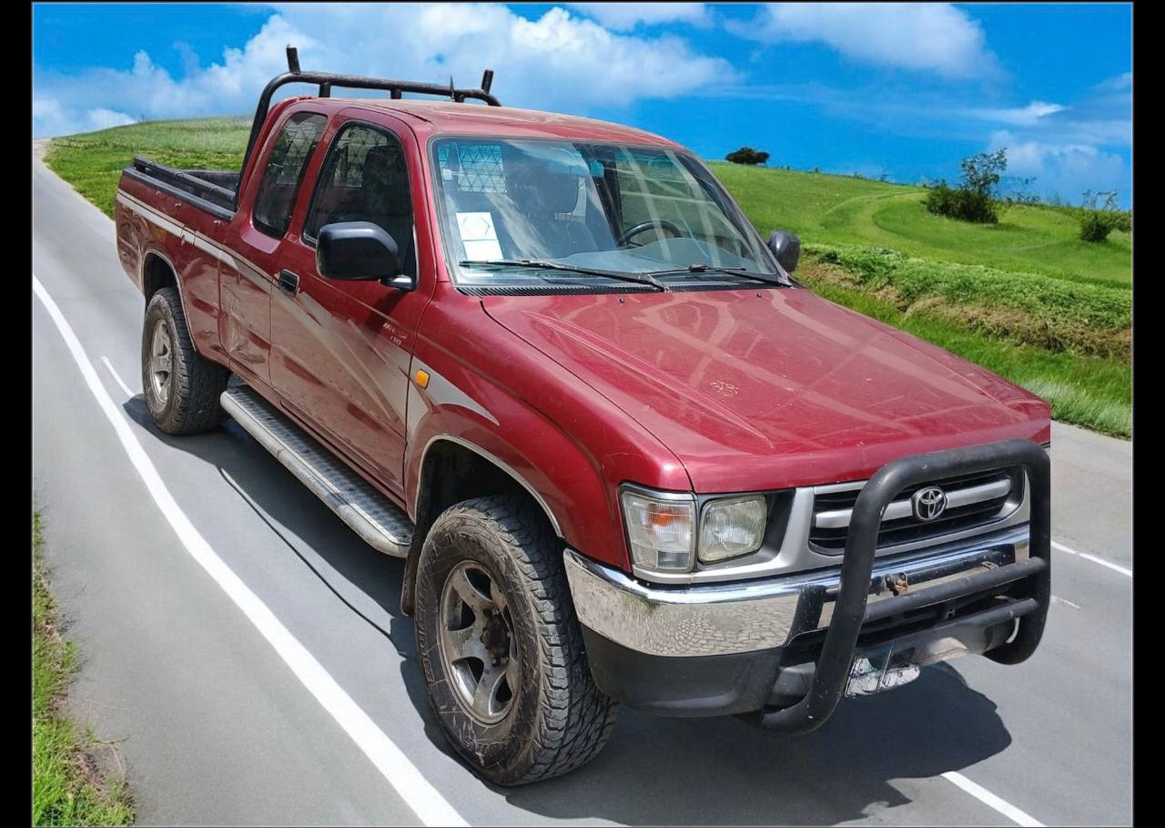 Toyota Hilux (N170) Extra Cab Pickup