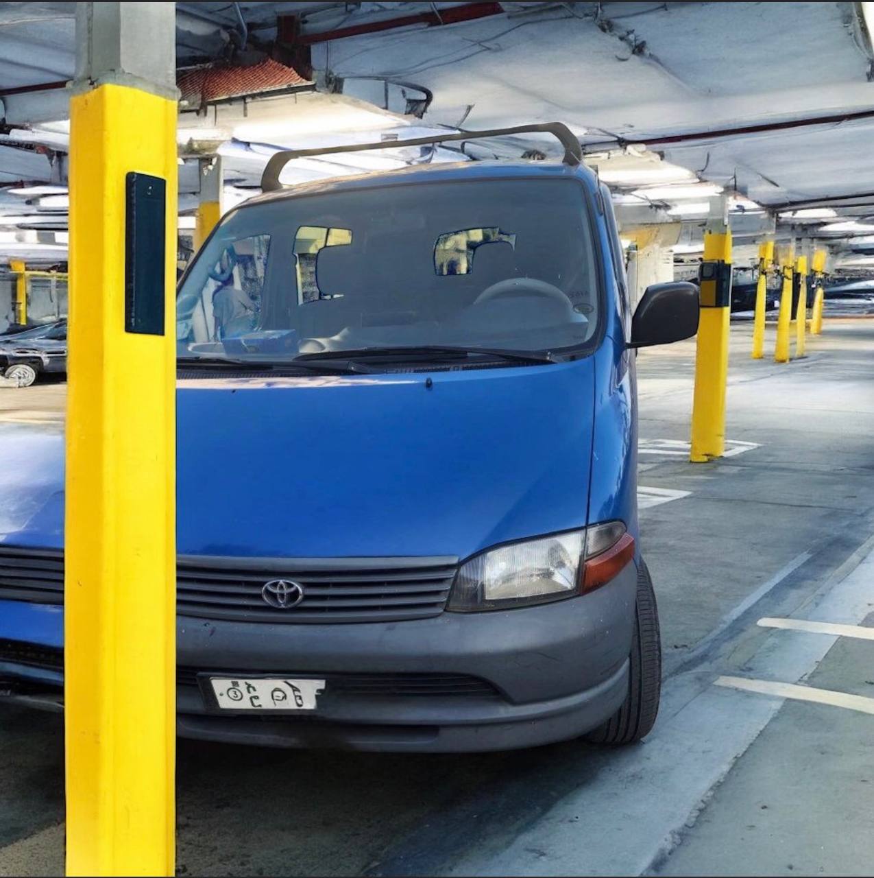 Toyota Granvia HiAce