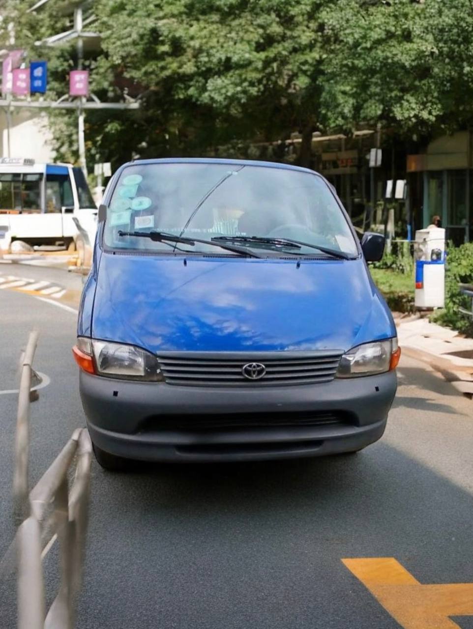 Toyota Granvia HiAce Crew Van