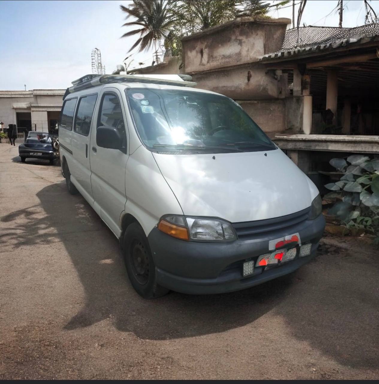 Toyota Granvia HiAce