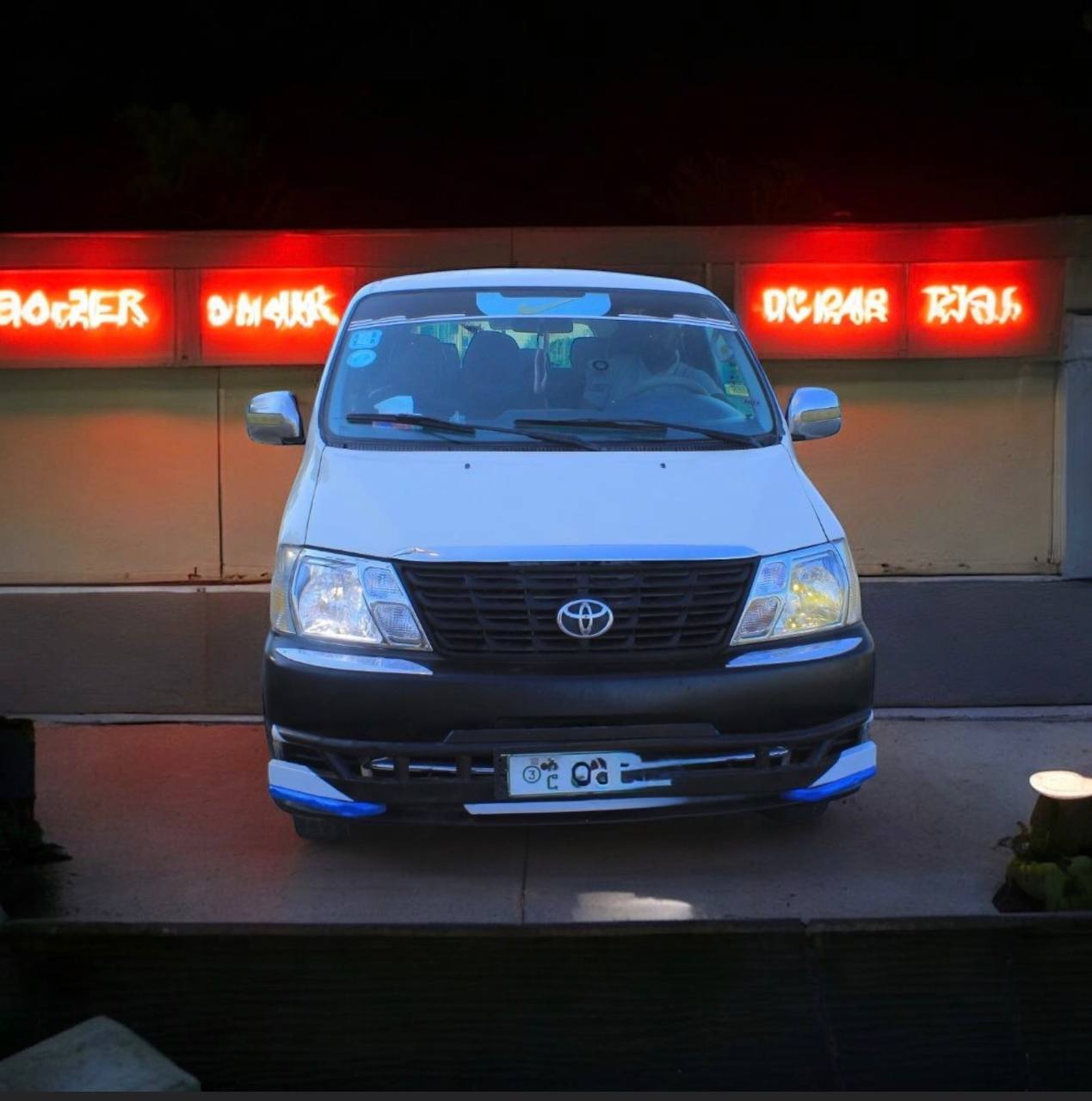 Toyota Granvia HiAce
