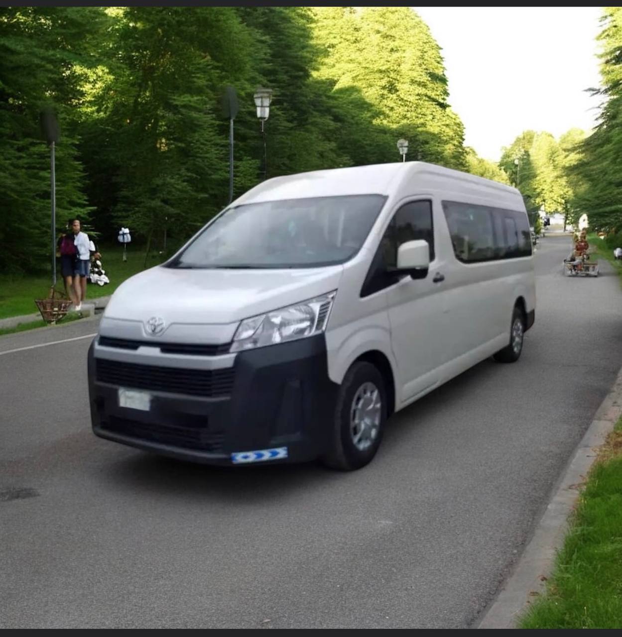 Toyota HiAce Minibus