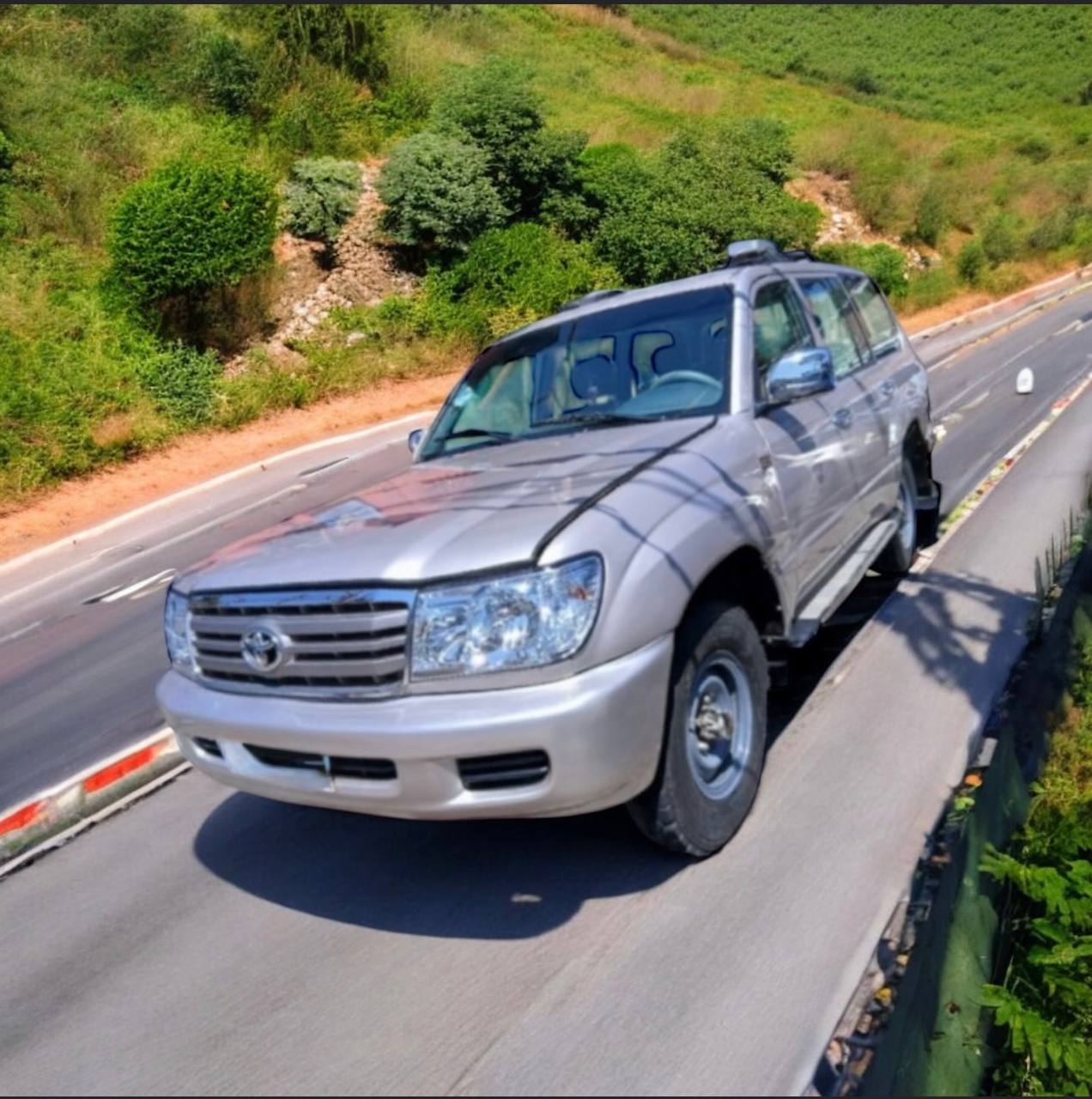 Toyota Land Cruiser J100