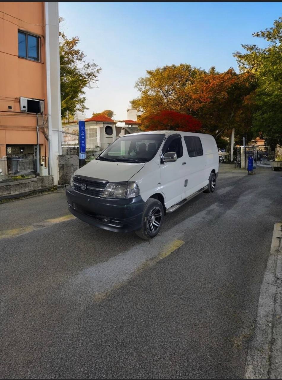 Toyota HiAce | Crew Van