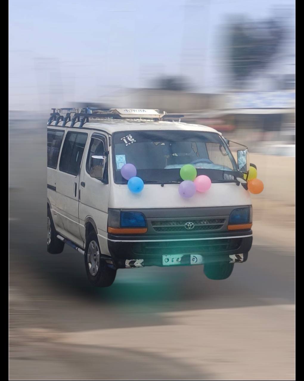 Toyota HiAce (H100) Commuter