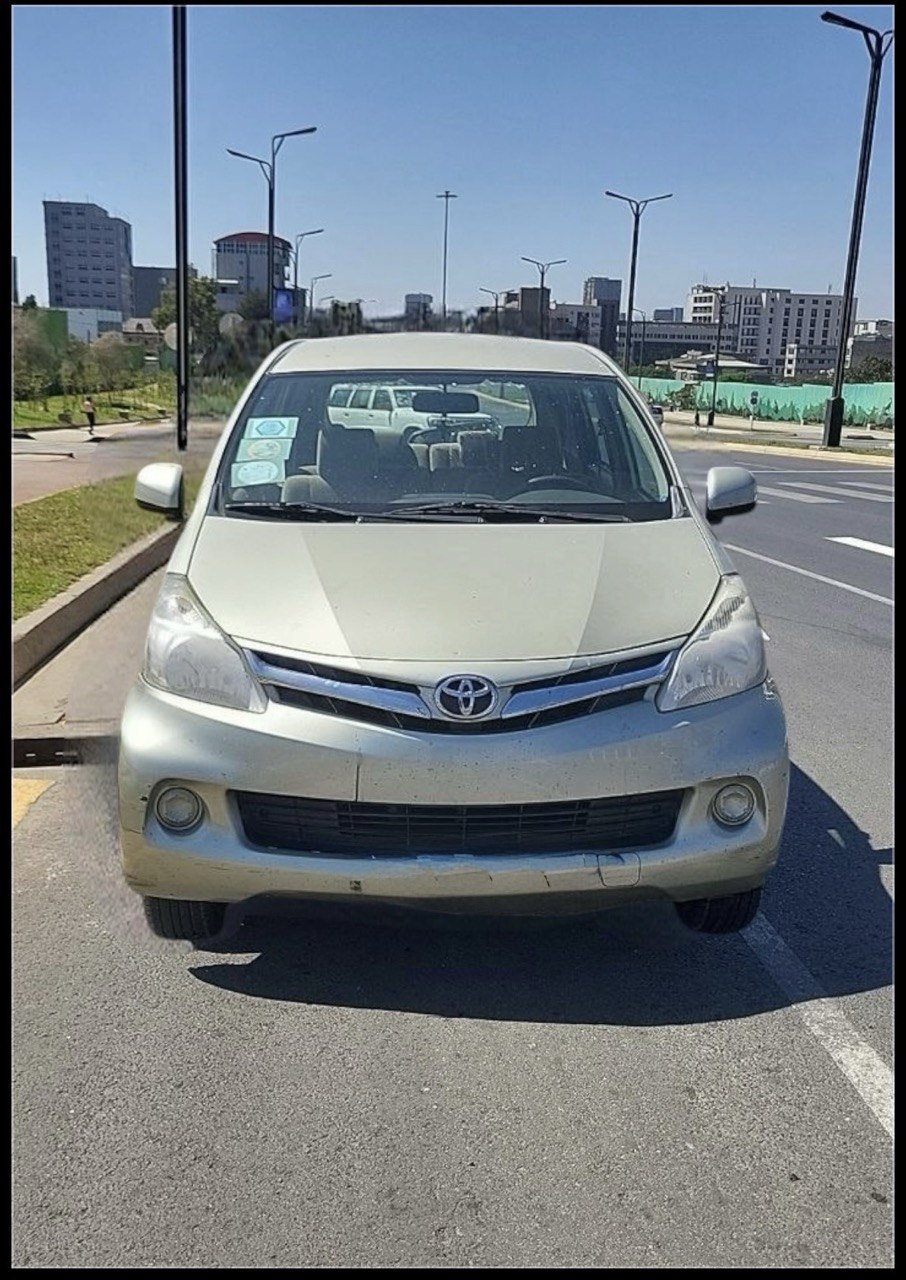 ToyoToyota Avanzata Avanza