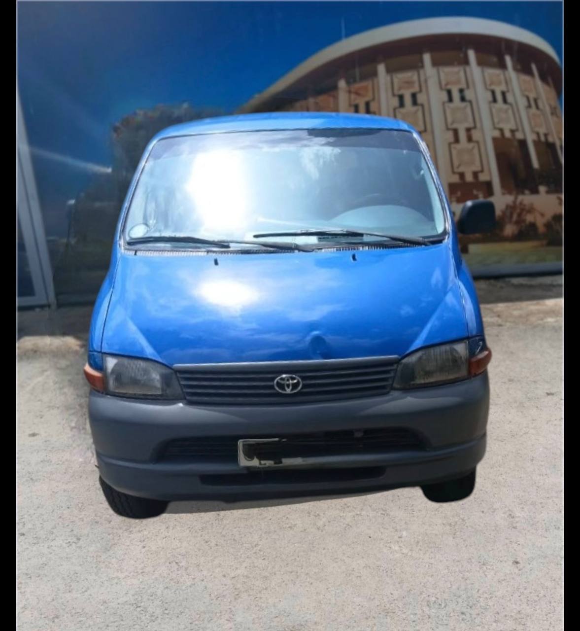 Toyota HiAce (XH10)