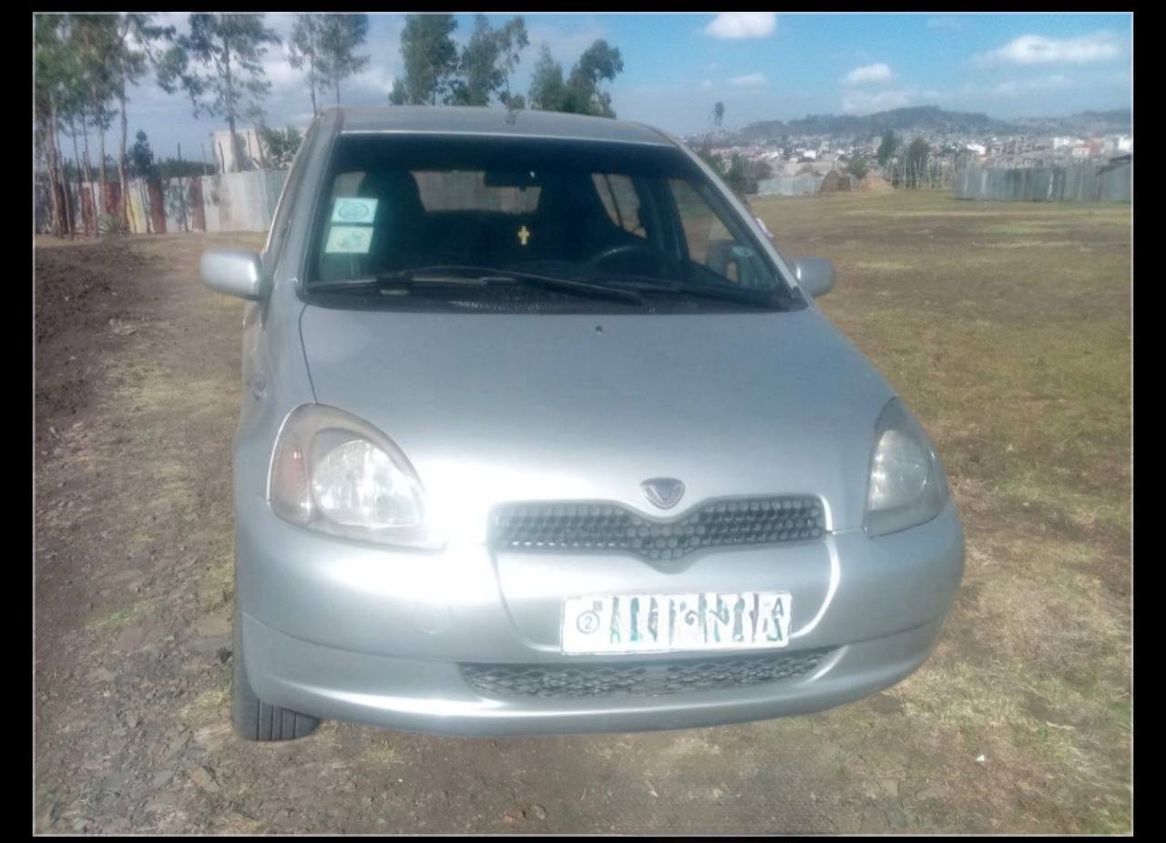 TOYOTA VITZ – Hatchback