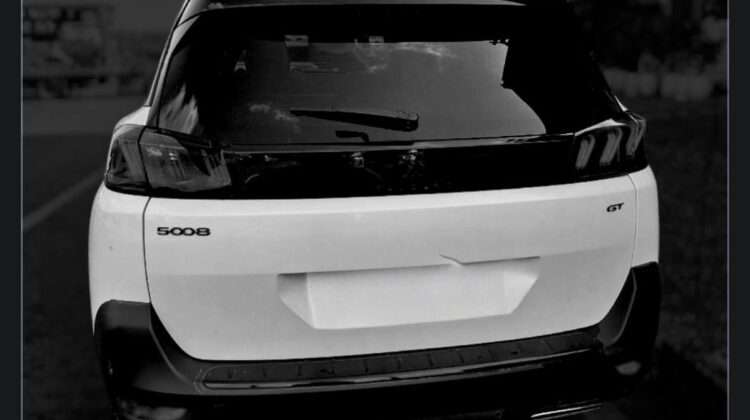 PEUGEOT 5008 GT