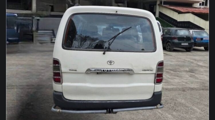 Toyota HiAce Granvia Crew Van