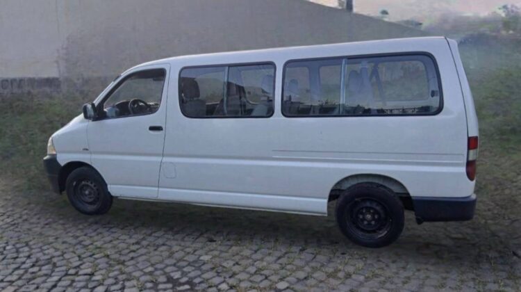 TOYOTA HIACE