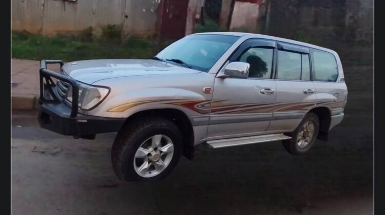 TOYOTA LAND CRUISER J105 100 SERIES