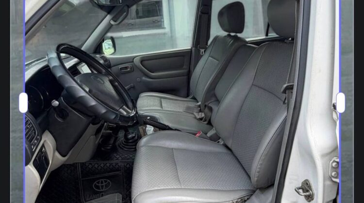 TOYOTA LAND CRUISER J105 100 SERIES