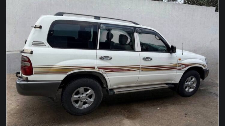TOYOTA LAND CRUISER J105 100 SERIES