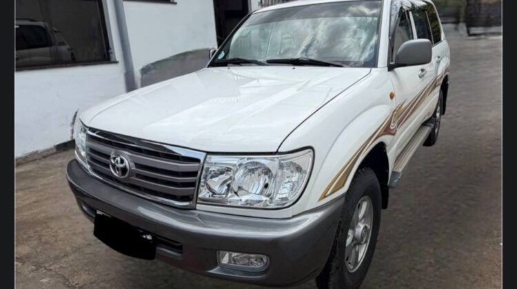TOYOTA LAND CRUISER J105 100 SERIES