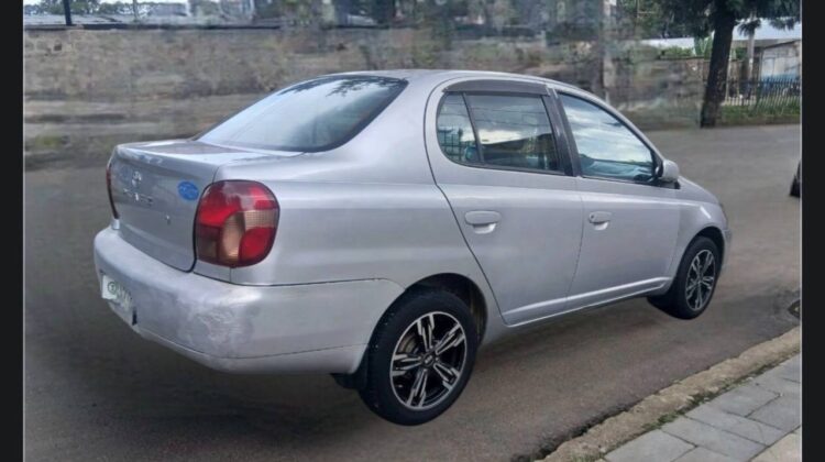 2001 Toyota Platz
