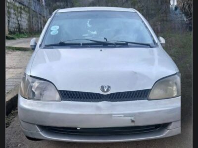 Image 5 (Direct Front): 2001 Toyota Platz Ethiopia headlights grill and bumper condition