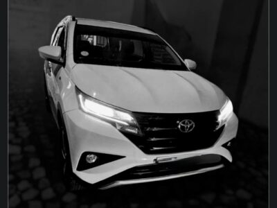 Metallic Saddle Brown 2023 Toyota Rush Ethiopia 7-seater SUV side profile view1