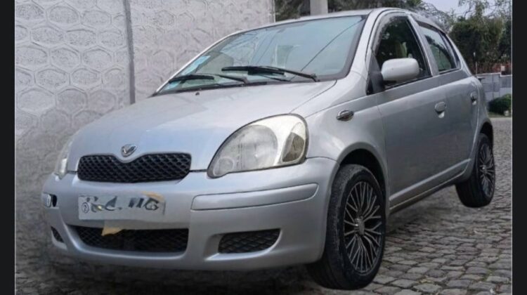 2002 Toyota Vitz