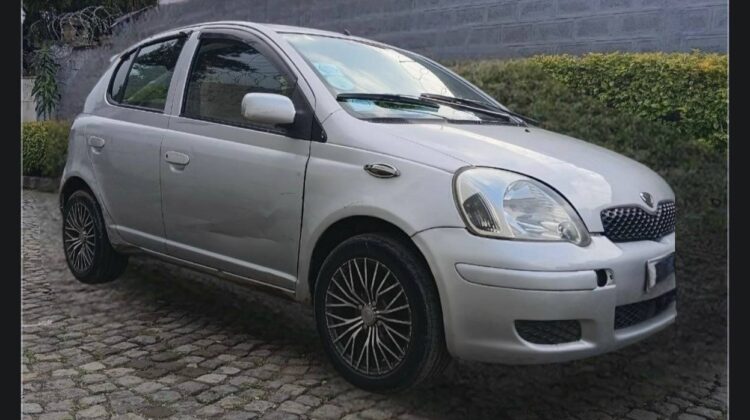 2002 Toyota Vitz