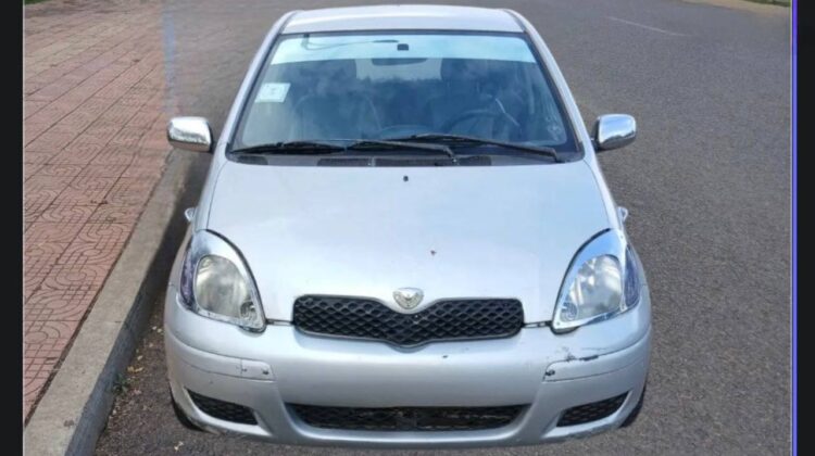 2004 TOYOTA VITZ