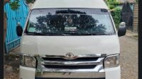 Toyota HiAce Commuter Van