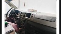 Toyota HiAce Commuter Van