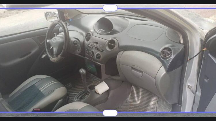 2000 TOYOTA VITZ
