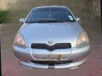 2000 TOYOTA VITZ