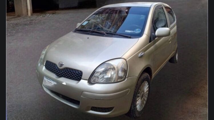2004 TOYOTA VITZ