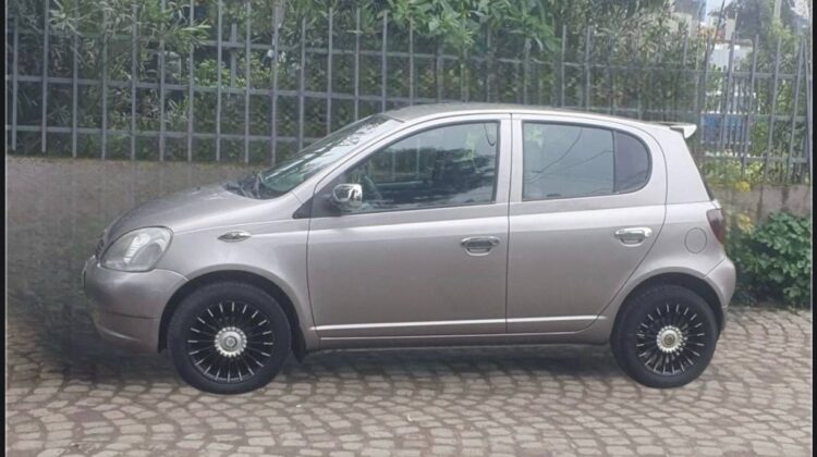 2001 TOYOTA VITZ (XP10)