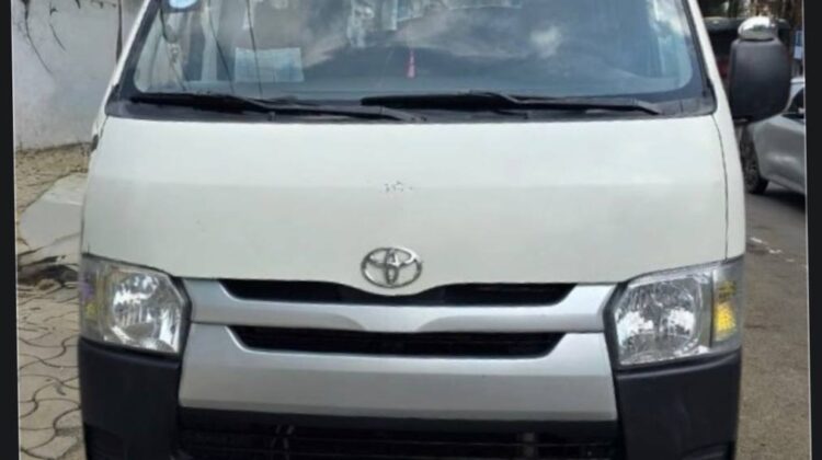 TOYOTA HIACE ABADULA – COMMUTER