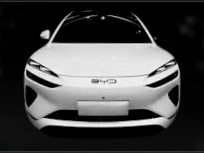 1 (Front View - Main Headlight & Grill Angle): 2025 BYD Sealion 06 DM-i Arctic White front view exterior show condition on megebeya.com