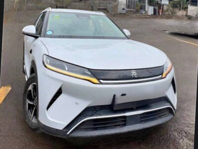 1:Front exterior view of 2025 BYD Yuan UP electric SUV in Snow White listed for sale on Megebeya