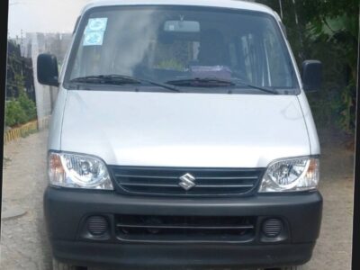 1፡Front exterior view of 2024 Suzuki Eeco passenger van in Silky Silver Metallic