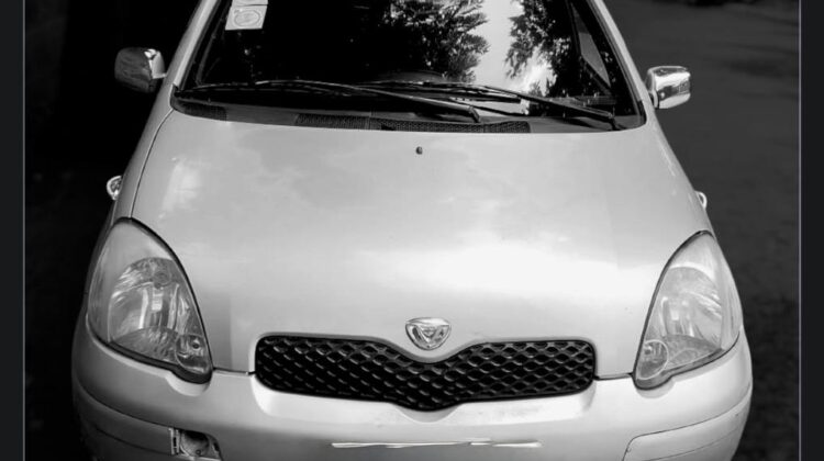 2002 Toyota Vitz