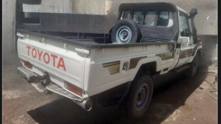 Toyota Land Cruiser (LC79) single-cab pickup truck
